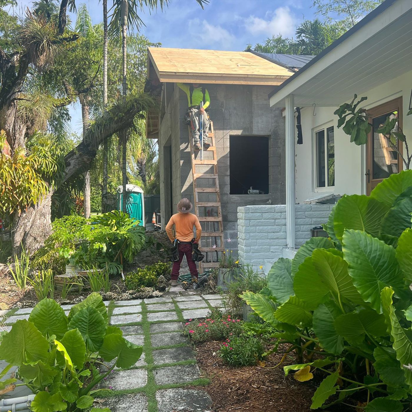 New block home construction with overhang
